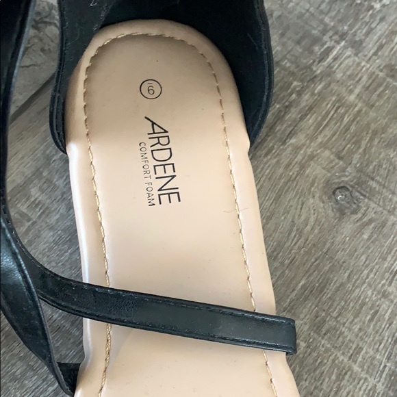 Sandals - Picture 3 of 3